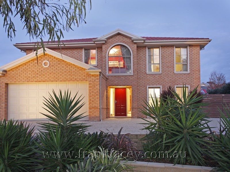 36 Riviera Drive, Berwick VIC 3806