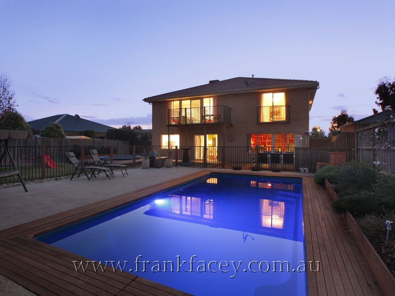 36 Riviera Drive, Berwick VIC 3806