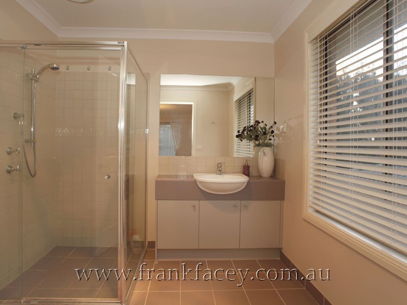 36 Riviera Drive, Berwick VIC 3806