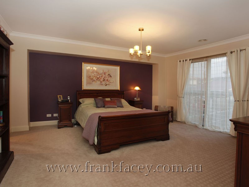 36 Riviera Drive, Berwick VIC 3806