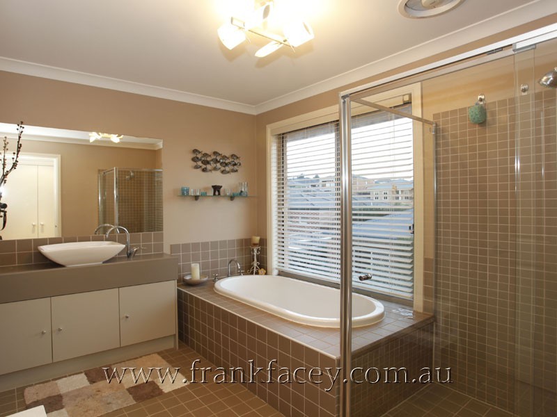 36 Riviera Drive, Berwick VIC 3806