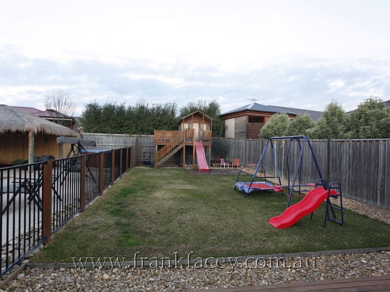 36 Riviera Drive, Berwick VIC 3806