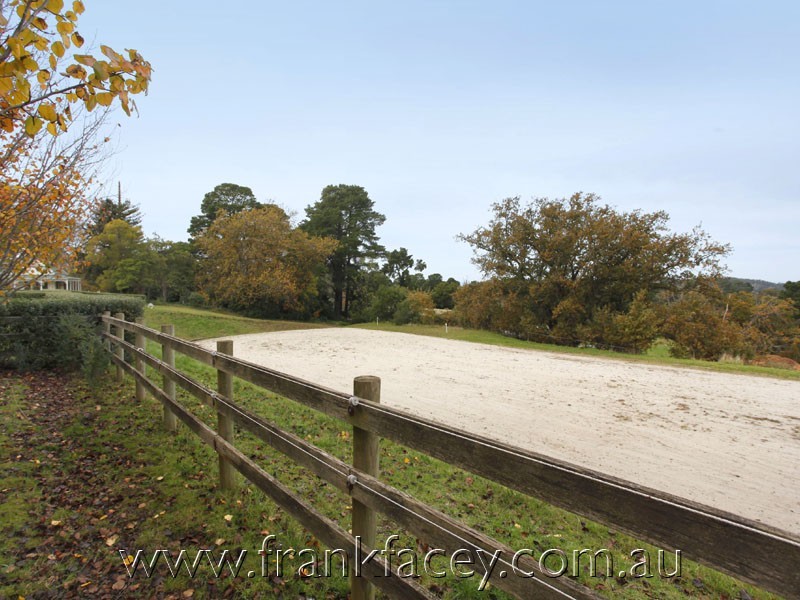 15 Huxtable Rd, Pakenham Upper VIC 3810