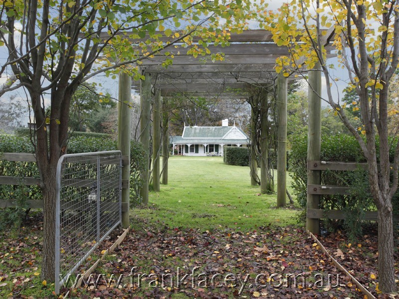 15 Huxtable Road, Pakenham Upper VIC 3810