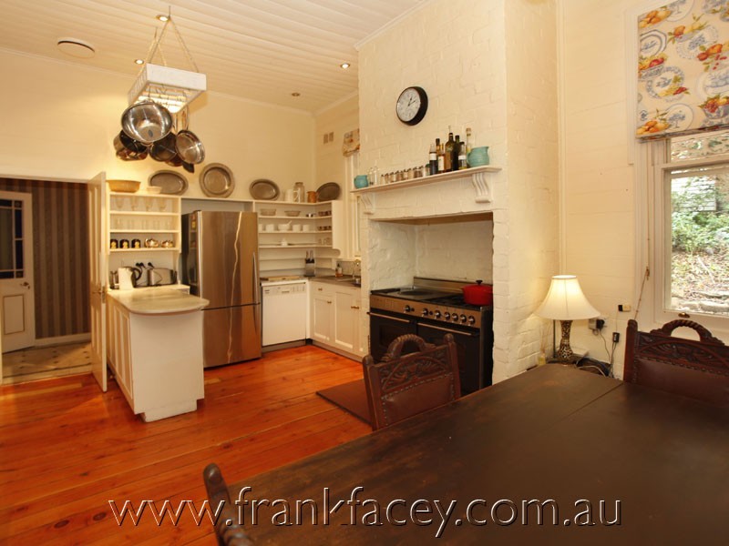 15 Huxtable Road, Pakenham Upper VIC 3810