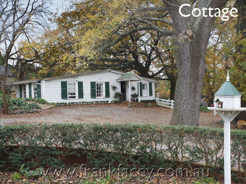 15 Huxtable Road, Pakenham Upper VIC 3810