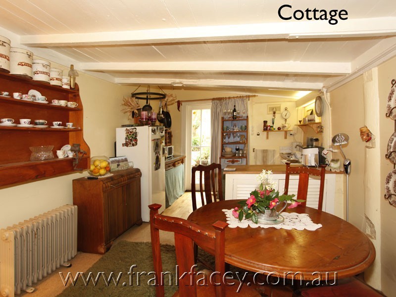 15 Huxtable Road, Pakenham Upper VIC 3810