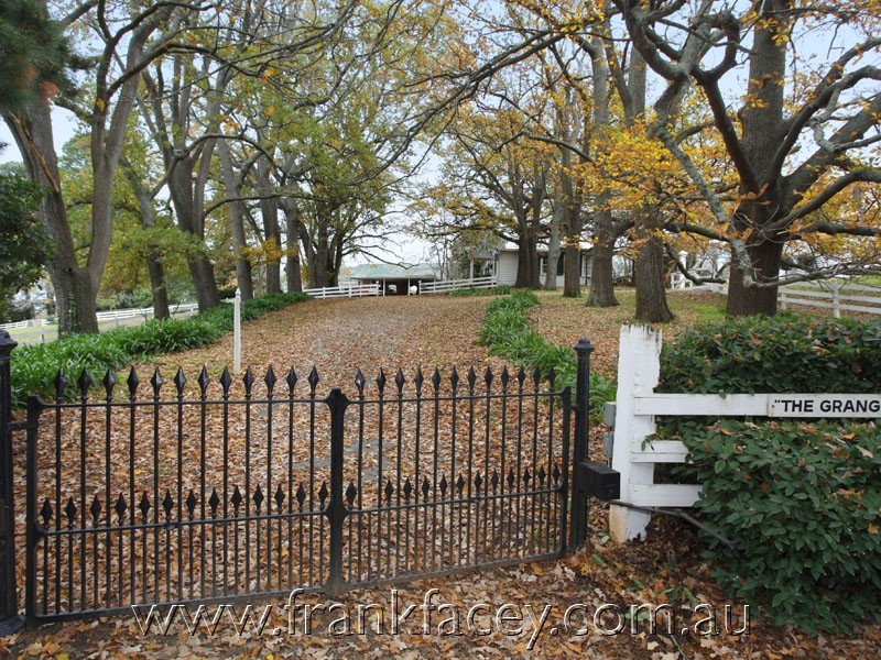 15 Huxtable Road, Pakenham Upper VIC 3810