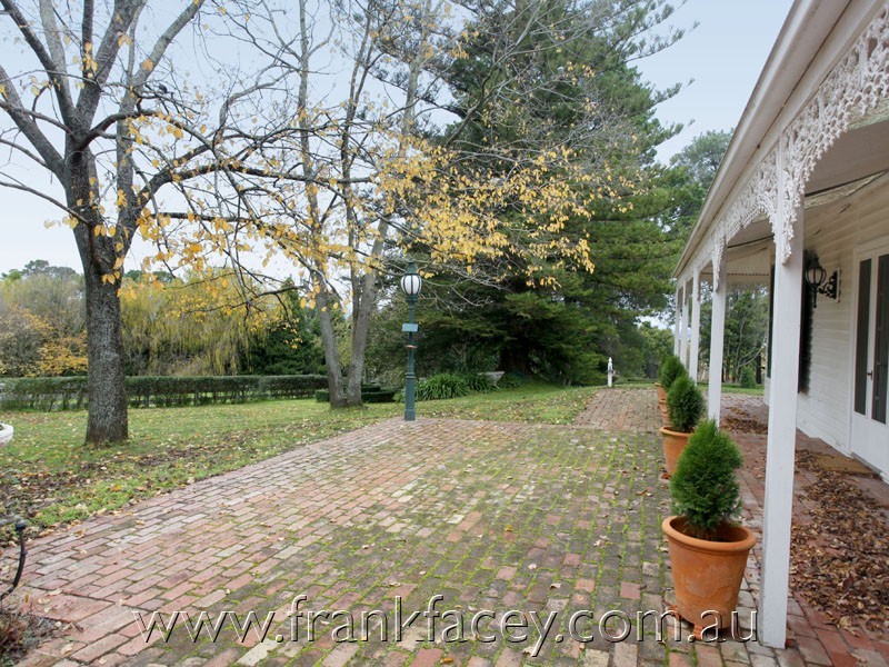 15 Huxtable Road, Pakenham Upper VIC 3810