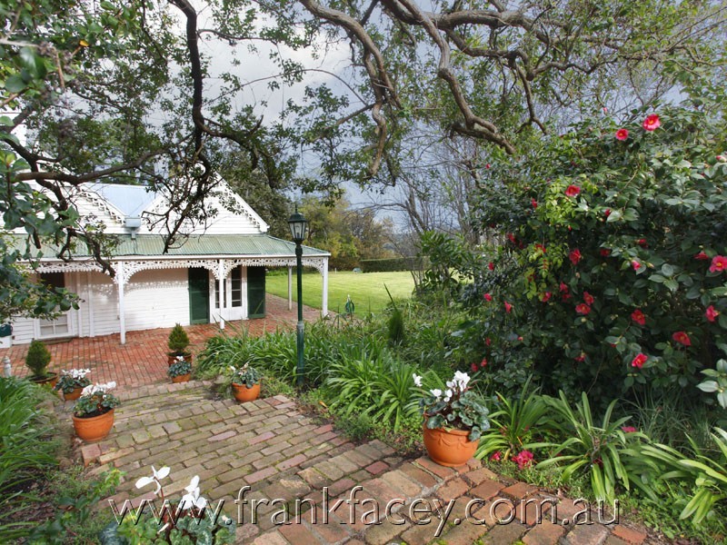 15 Huxtable Road, Pakenham Upper VIC 3810