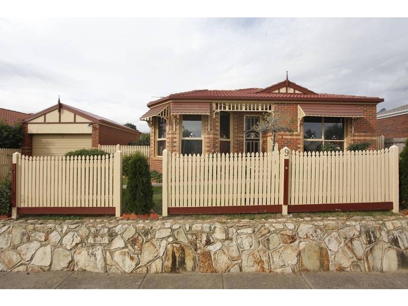 9 Tally Court, Berwick VIC 3806