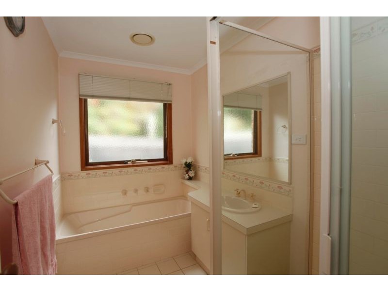 9 Tally Court, Berwick VIC 3806