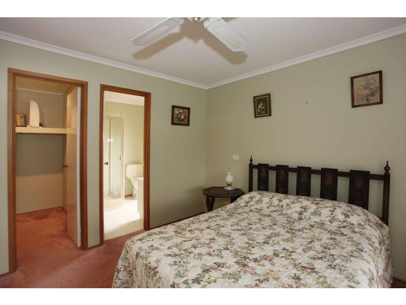 9 Tally Court, Berwick VIC 3806