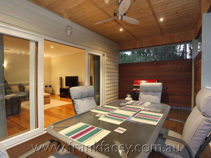35 Lyall Road, Berwick VIC 3806