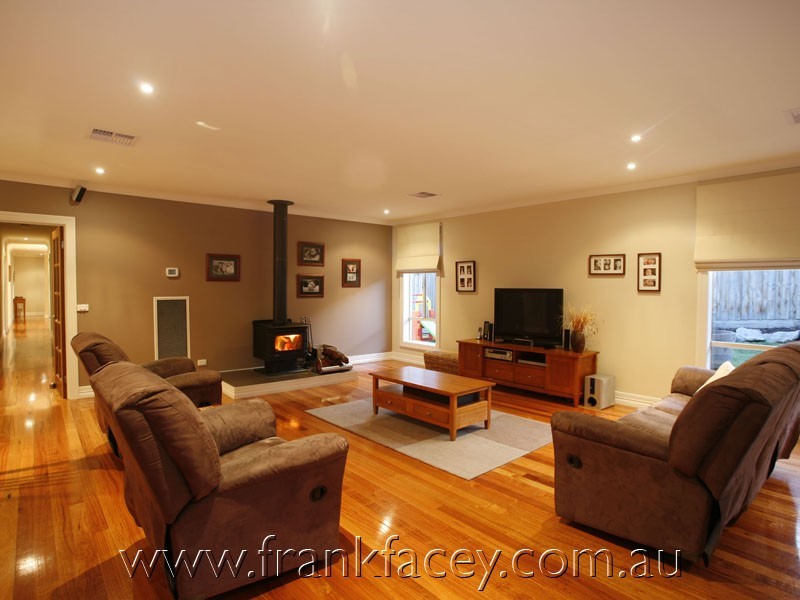 9 Lorne Court, Berwick VIC 3806