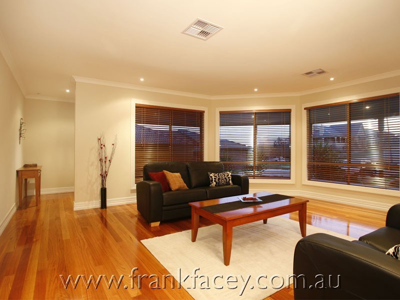 9 Lorne Court, Berwick VIC 3806