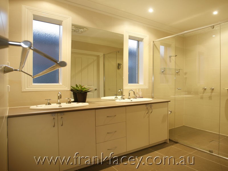 9 Lorne Court, Berwick VIC 3806