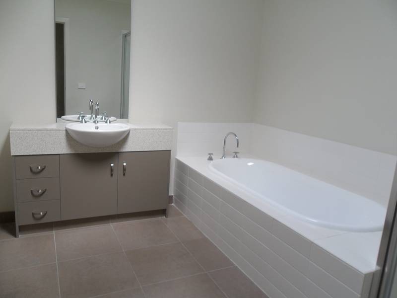 26a Kilburn Place, Pakenham VIC 3810