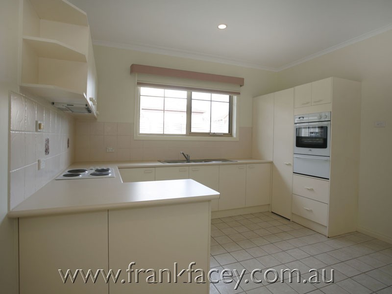 13/21-25 Parkhill Drive, Berwick VIC 3806