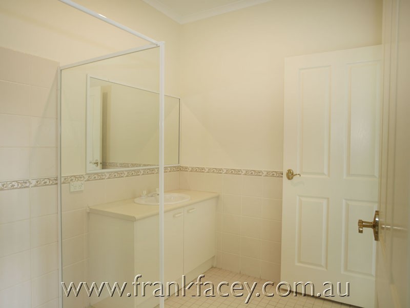 13/21-25 Parkhill Drive, Berwick VIC 3806