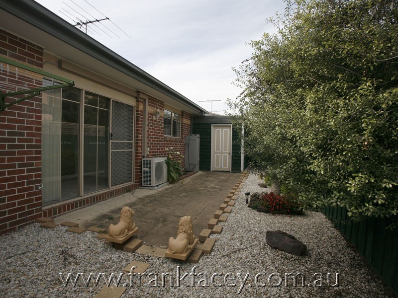 13/21-25 Parkhill Drive, Berwick VIC 3806