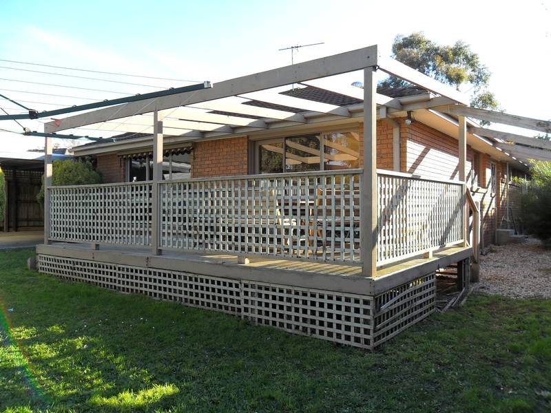 16 Briar Close, Narre Warren VIC 3805