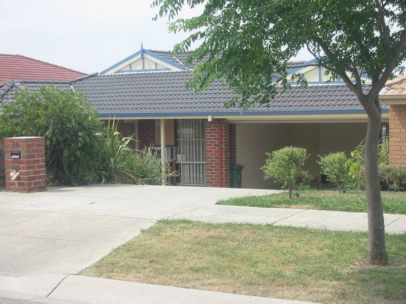 69 Jarryd Crescent, Berwick VIC 3806