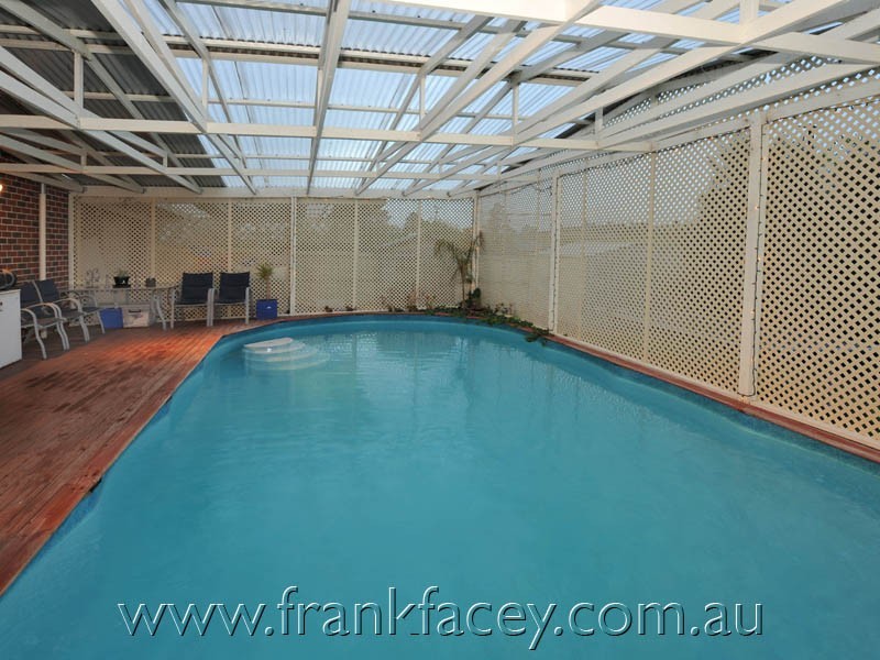 37 Wilona Way, Berwick VIC 3806