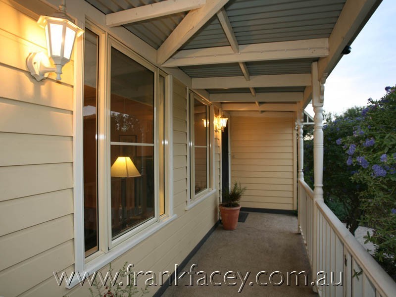 37 Wilona Way, Berwick VIC 3806