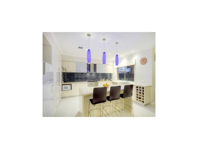 48 Sheldon Drive, Berwick VIC 3806