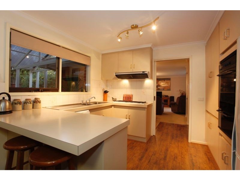 2 Heard Close, Berwick VIC 3806