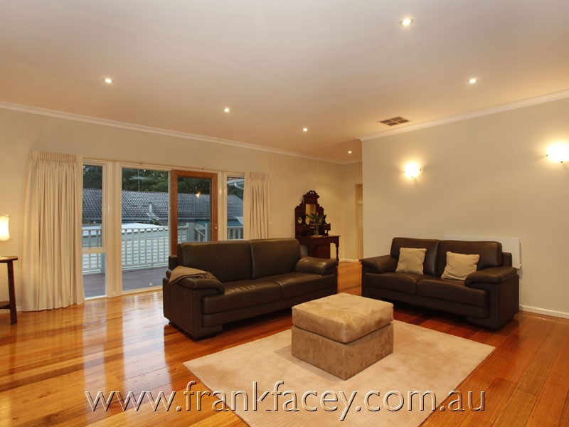 35 Lyall Road, Berwick VIC 3806