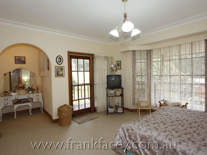 37 Sugarloaf Road, Beaconsfield Upper VIC 3808