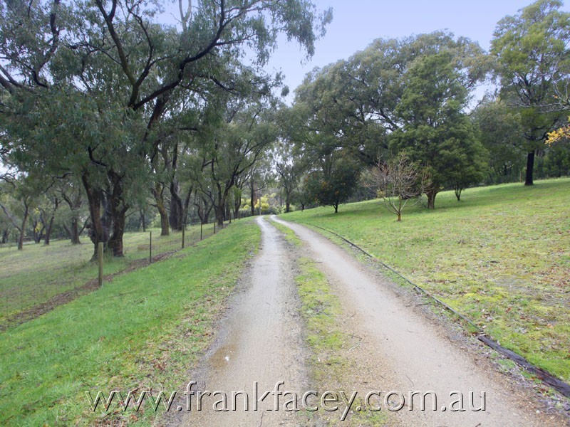 37 Sugarloaf Rd, Beaconsfield Upper VIC 3808