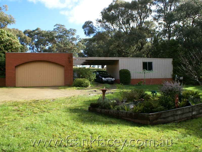 37 Sugarloaf Rd, Beaconsfield Upper VIC 3808