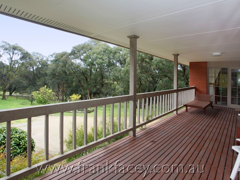 37 Sugarloaf Rd, Beaconsfield Upper VIC 3808