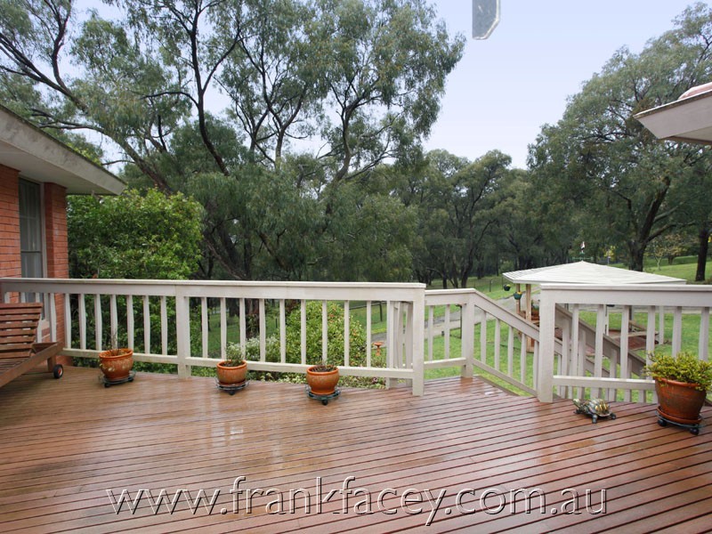 37 Sugarloaf Rd, Beaconsfield Upper VIC 3808