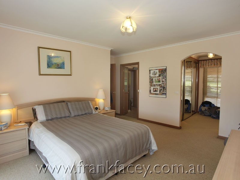 47 Split Rock Rd, Beaconsfield Upper VIC 3808