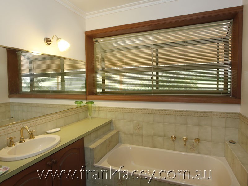 47 Split Rock Rd, Beaconsfield Upper VIC 3808