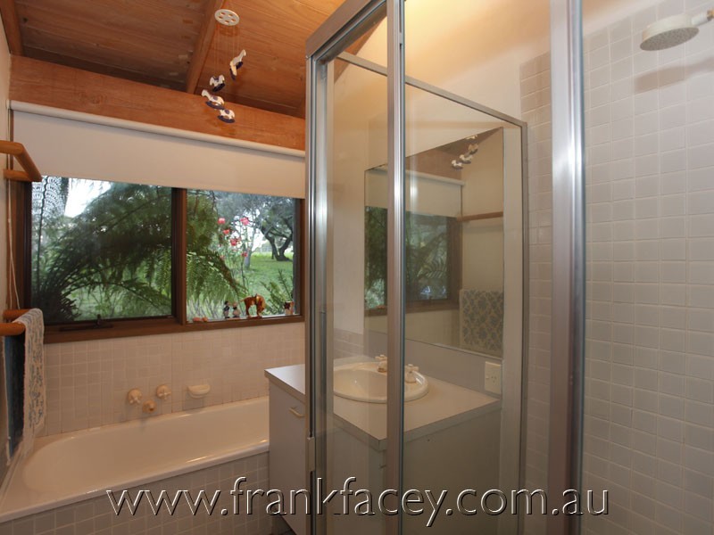 25 Walford Rd, Beaconsfield Upper VIC 3808