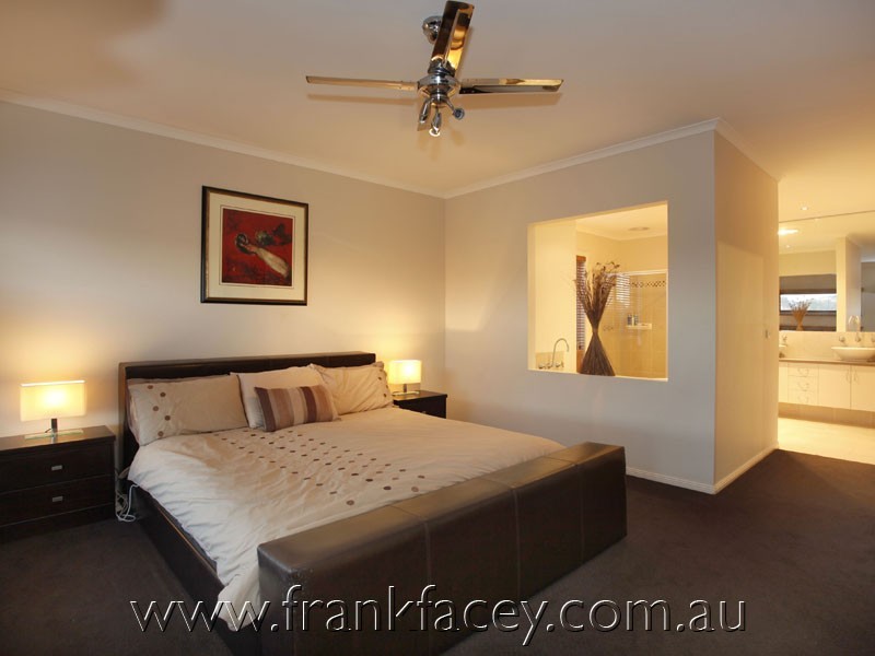 2 Selwyn Court, Berwick VIC 3806