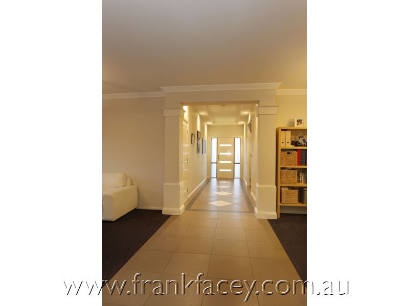 2 Selwyn Court, Berwick VIC 3806