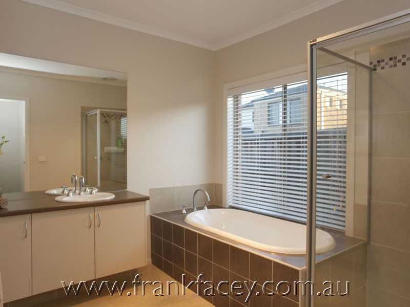 2 Selwyn Court, Berwick VIC 3806