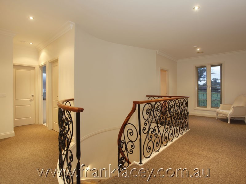 11 Yaldara Drive, Berwick VIC 3806