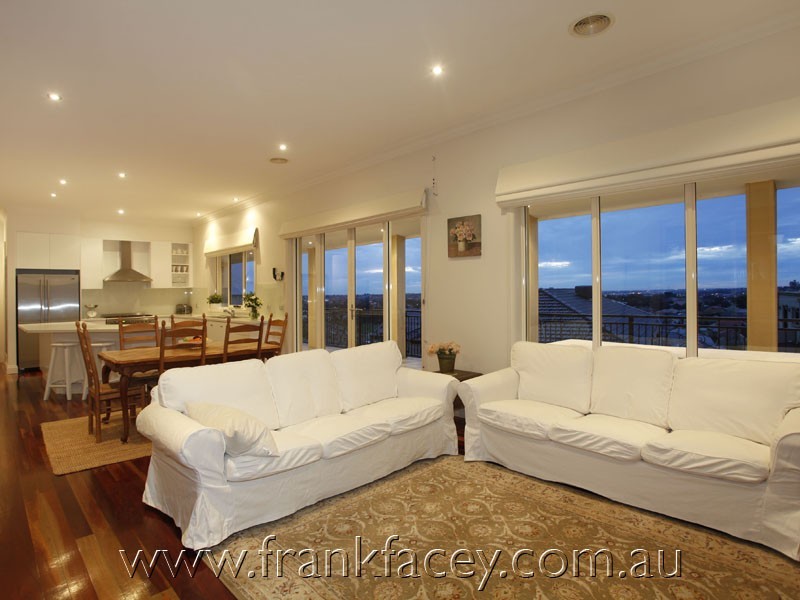 11 Yaldara Drive, Berwick VIC 3806