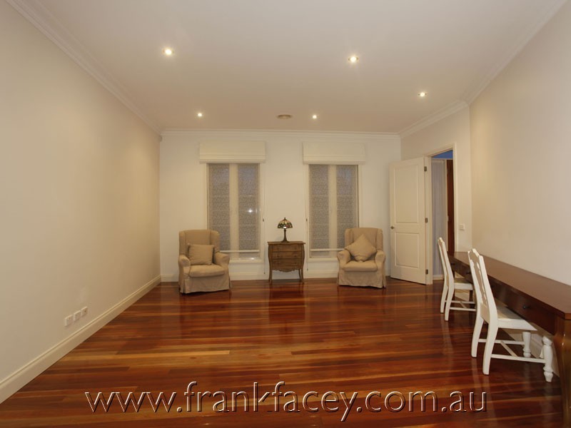 11 Yaldara Drive, Berwick VIC 3806