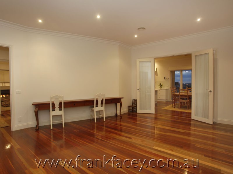 11 Yaldara Drive, Berwick VIC 3806