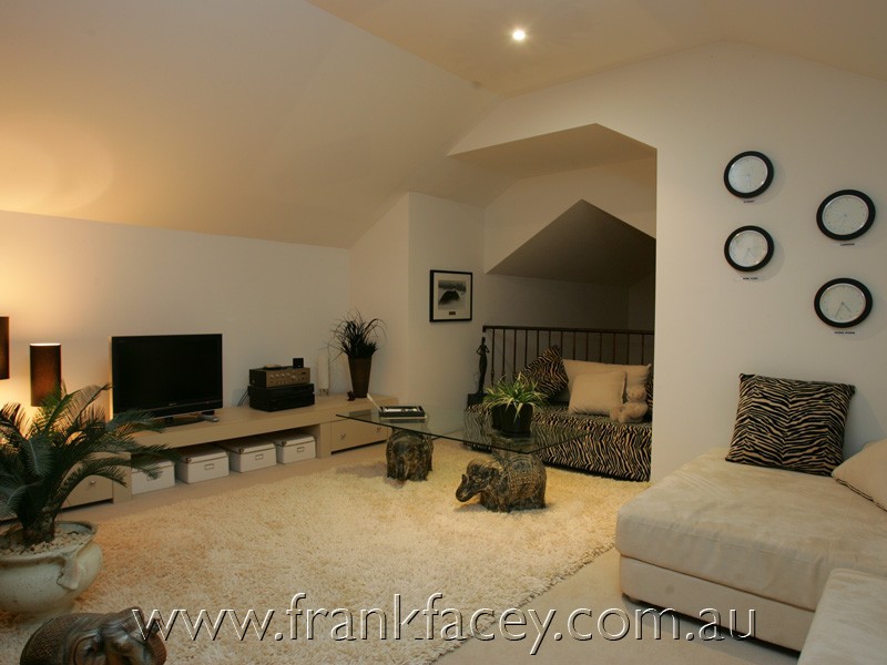 10 Rosemary Court, Berwick VIC 3806