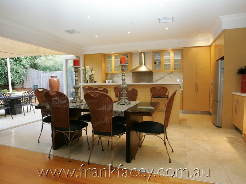 10 Rosemary Court, Berwick VIC 3806