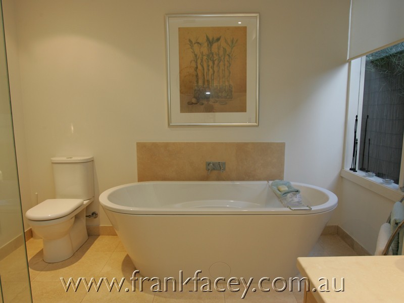 10 Rosemary Court, Berwick VIC 3806